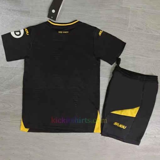 Back view of Wolves Away Kit Kids 2024/25：Plain black design with a clean finish.